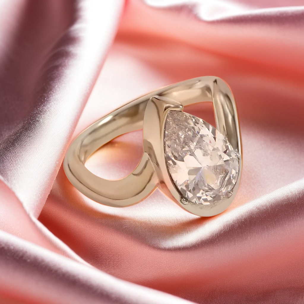 Elegant Water Droplet Shaped Rhinestone Ring