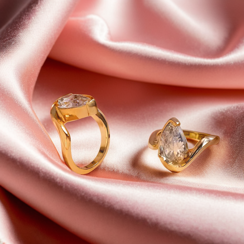 Elegant Water Droplet Shaped Rhinestone Ring
