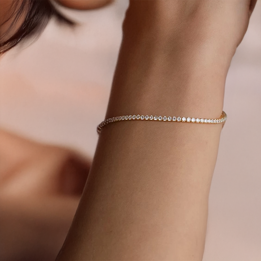 Elegant Single-Row White Zircon Sparkling Bracelet for Women