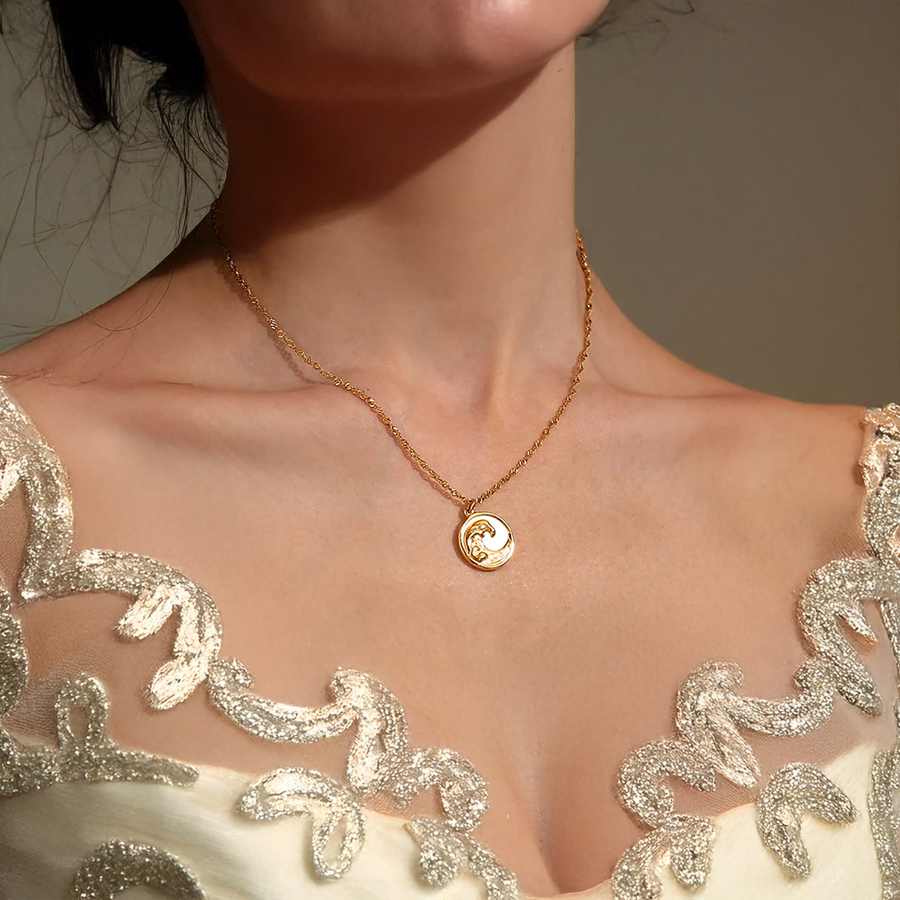 Golden Sea Wave Necklace Stereoscopic Coin Necklace
