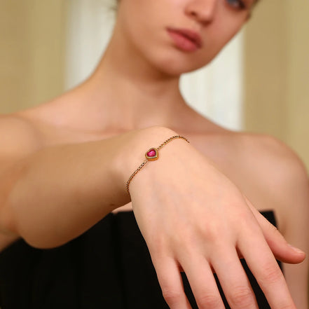 Lovely Heart Shaped Pendant With Red Sparkling Stone Charm Figaro Chain Bracelet